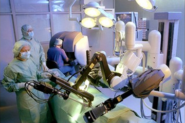 DaVinci machine with surgeons